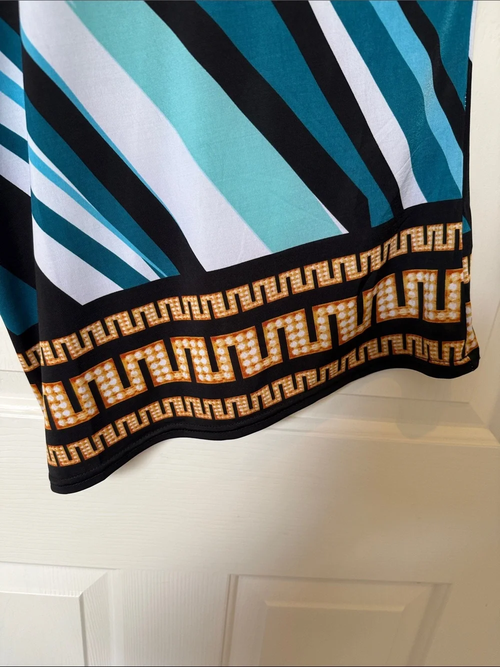 Cyn by City Studio Striped Multicolor Top - Picture 5 of 6